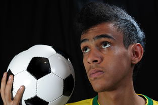 爱游戏全站app注册-国家队加强控球能力训练提升中场调度效率，提高控球能力的十大措施